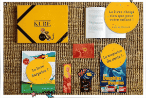 Carte cadeau à offrir pour box littéraire Kube pour enfants de moins de 12 ans pour fêter Noël de manière écologique et zéro-déchets